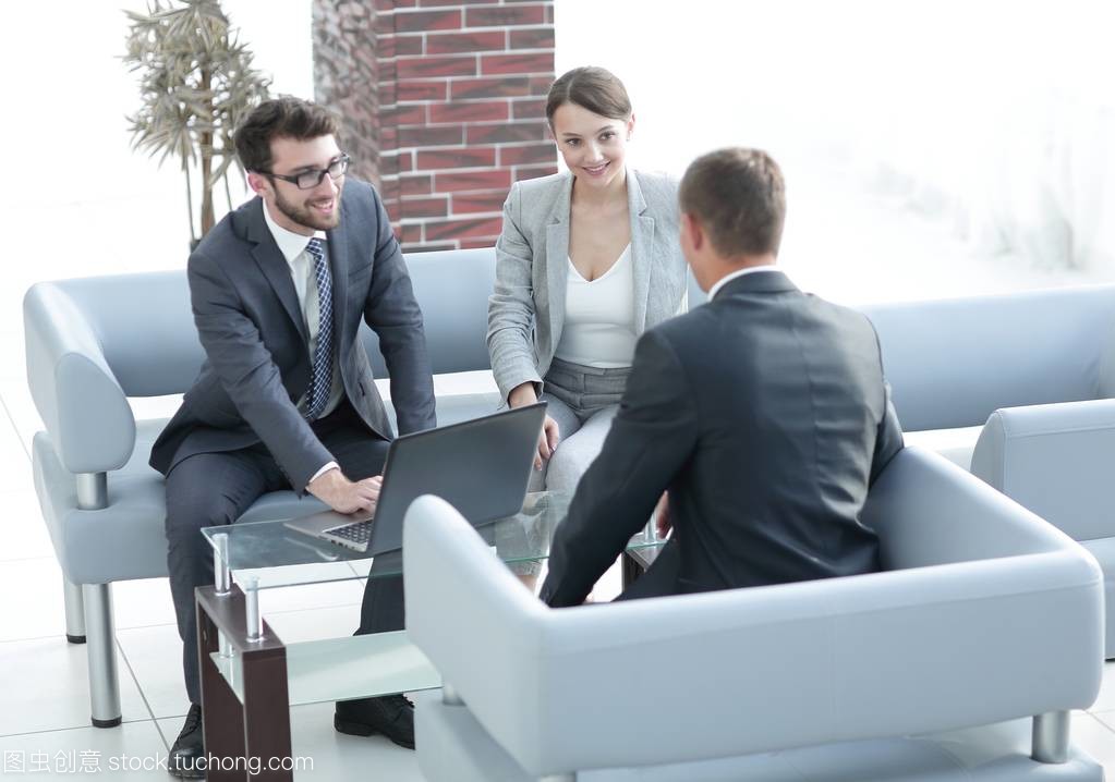 律師在銷售網(wǎng)絡設備中的咨詢與客戶服務策略